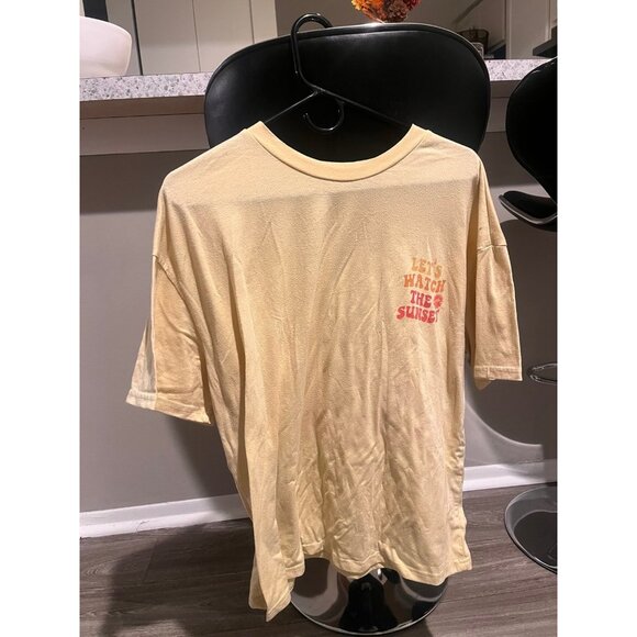 Tshirt - Picture 1 of 3